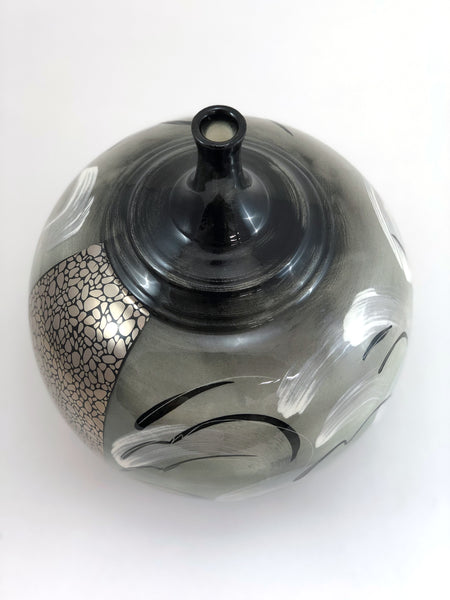 Spherical Bottle in "Black & White"